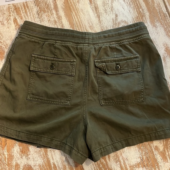 Gap Khaki Shorts Medium - Picture 4 of 4